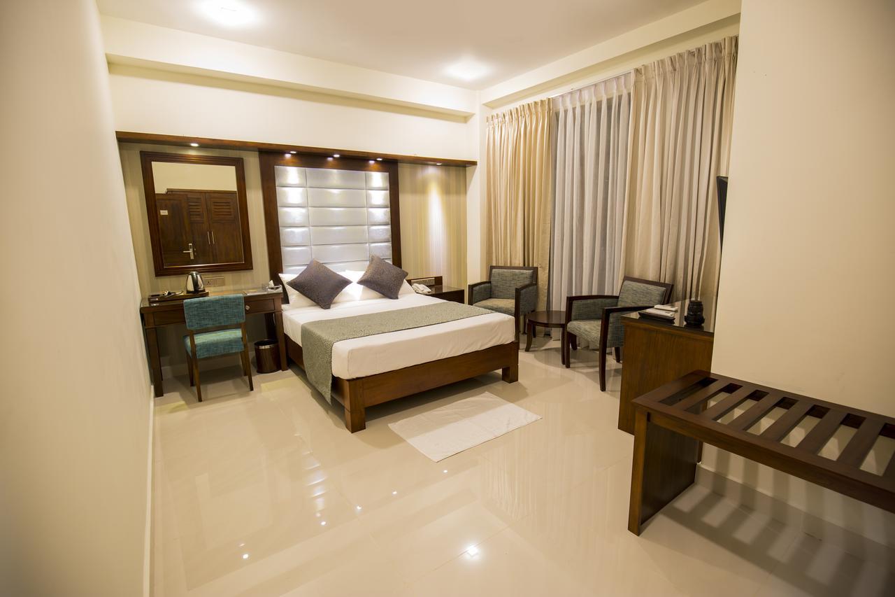 Grand 7 Hotel -Kesbewa Piliyandala Exteriér fotografie