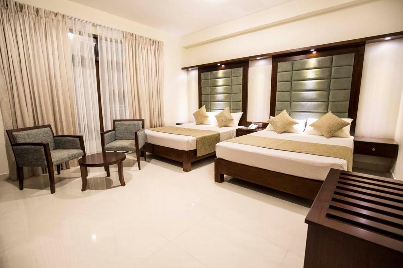 Grand 7 Hotel -Kesbewa Piliyandala Exteriér fotografie